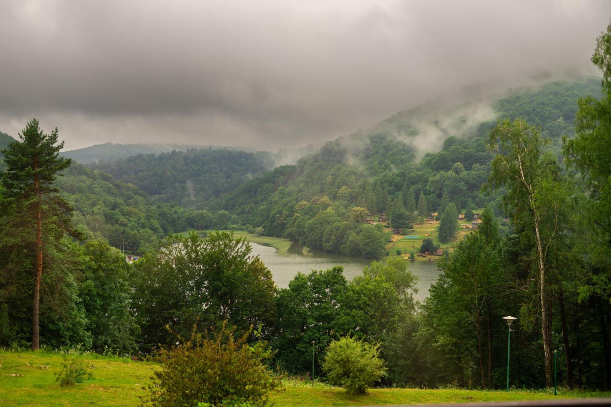 Osrodek Wypoczynkowy " Bieszczady" Hotel Myczkowce Kültér fotó